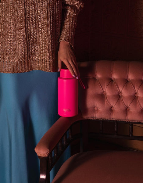 Frank Green / Stainless Steel Ceramic Reusable Bottle w/ Straw Lid (34oz) - Neon Pink