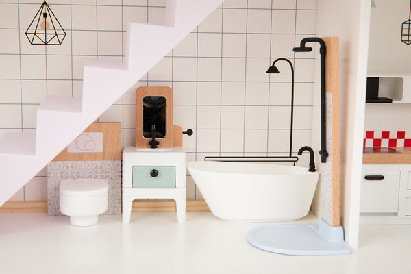 Tooky Toy / 3 Storey Dollhouse