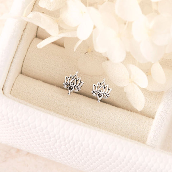 Midsummer Star / White Lotus Studs - Silver