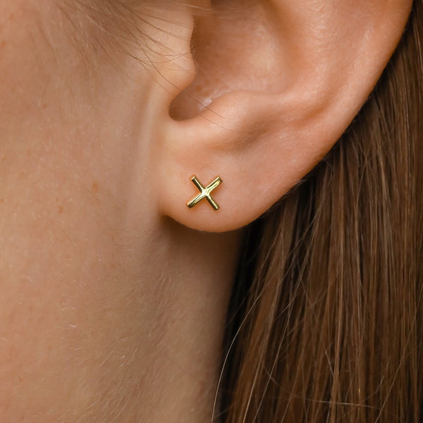 Midsummer Star / Baby Kiss Studs - Gold