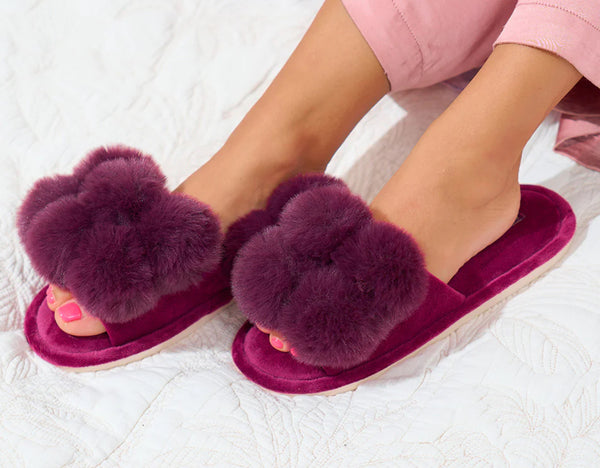 Annabel Trends / Cosy Luxe Pom Pom Slipper - Mulberry