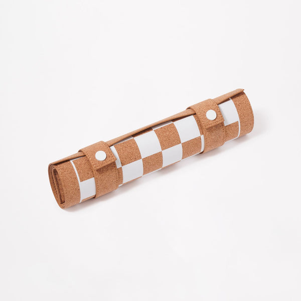 Sunnylife / Cork Roll-Up Gameboard - Monochrome